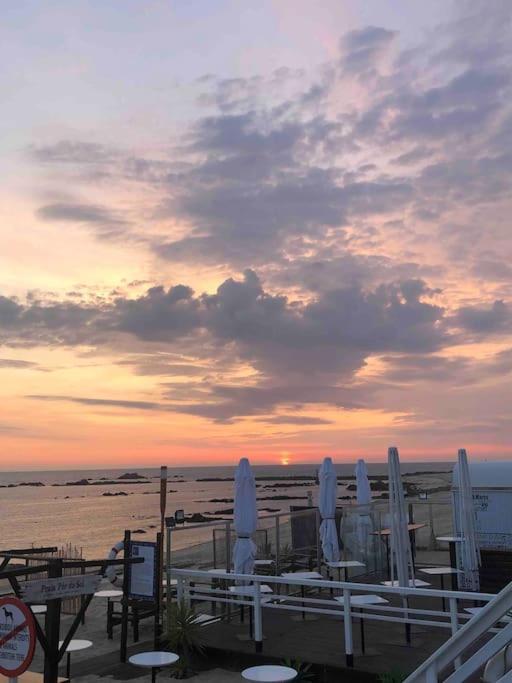 Lovely 2 Bedroom Apartment 100M From The Beach 빌다도콘데 외부 사진